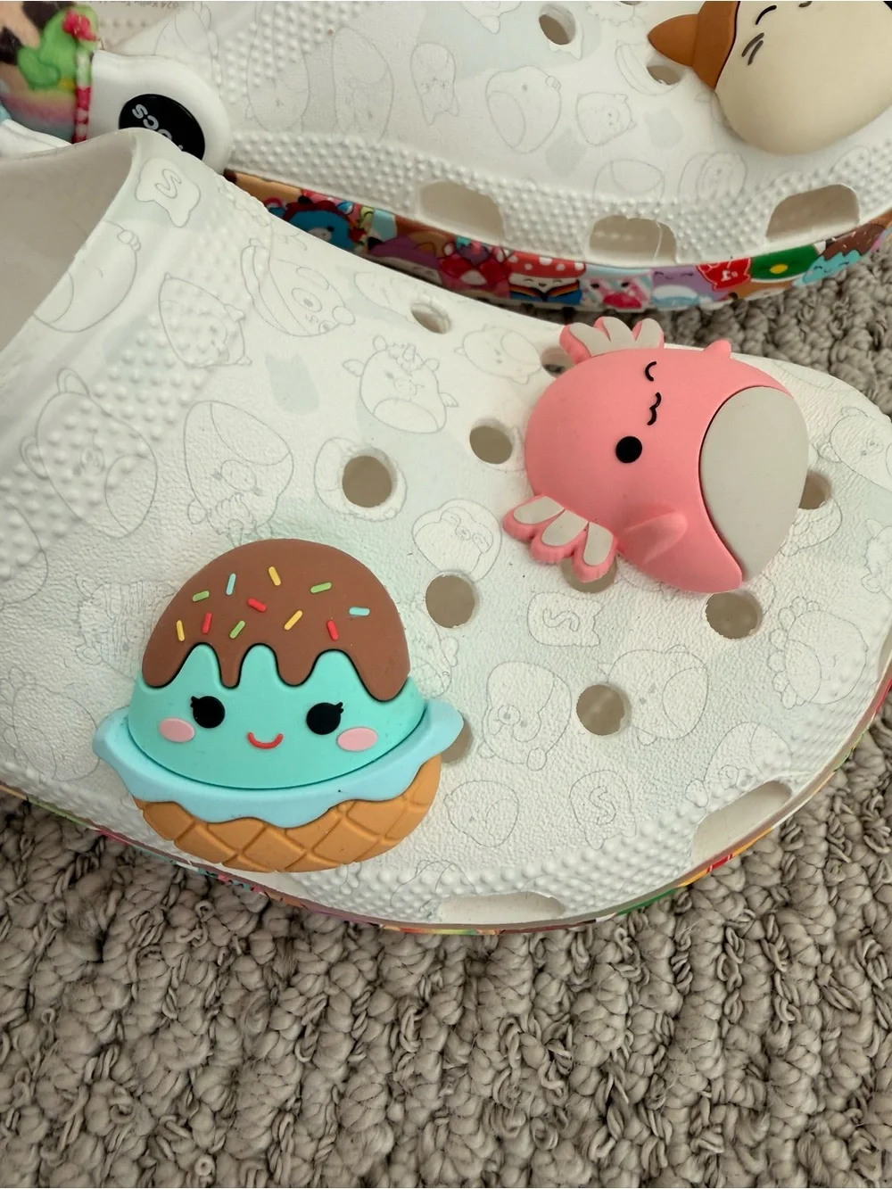 CROCS x SQUISHMALLOWS | White Clog Shoes with Colorful Character Jibbitz - Picture 6 of 12